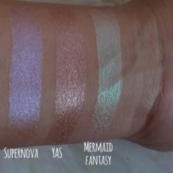 NIB Artist Couture Diamond Glow Powder - Highlighter in Mermaid Fantasy - Picture 4 of 16